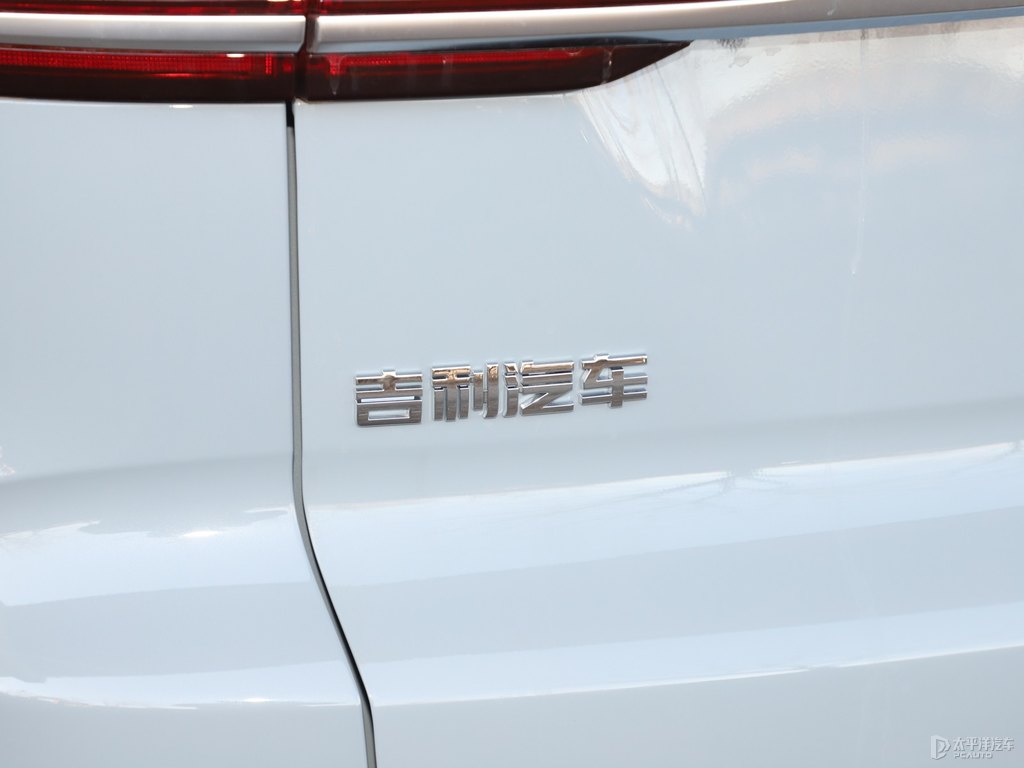 逍遙藍(lán)博越車尾外觀圖片