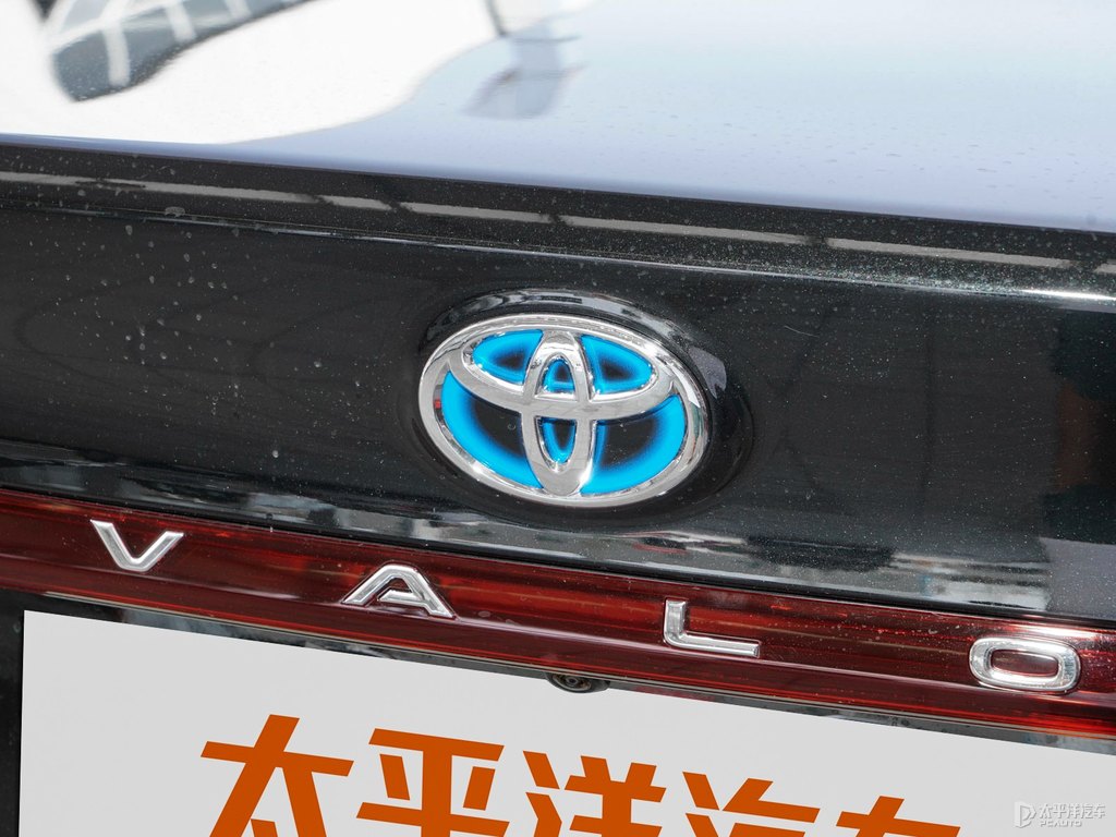 墨淵黑亞洲龍車尾外觀圖片