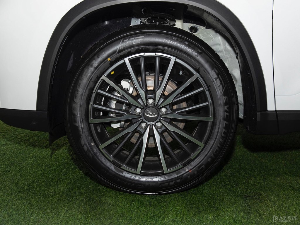 珍珠白瑞虎8 PLUS車身外觀圖片
