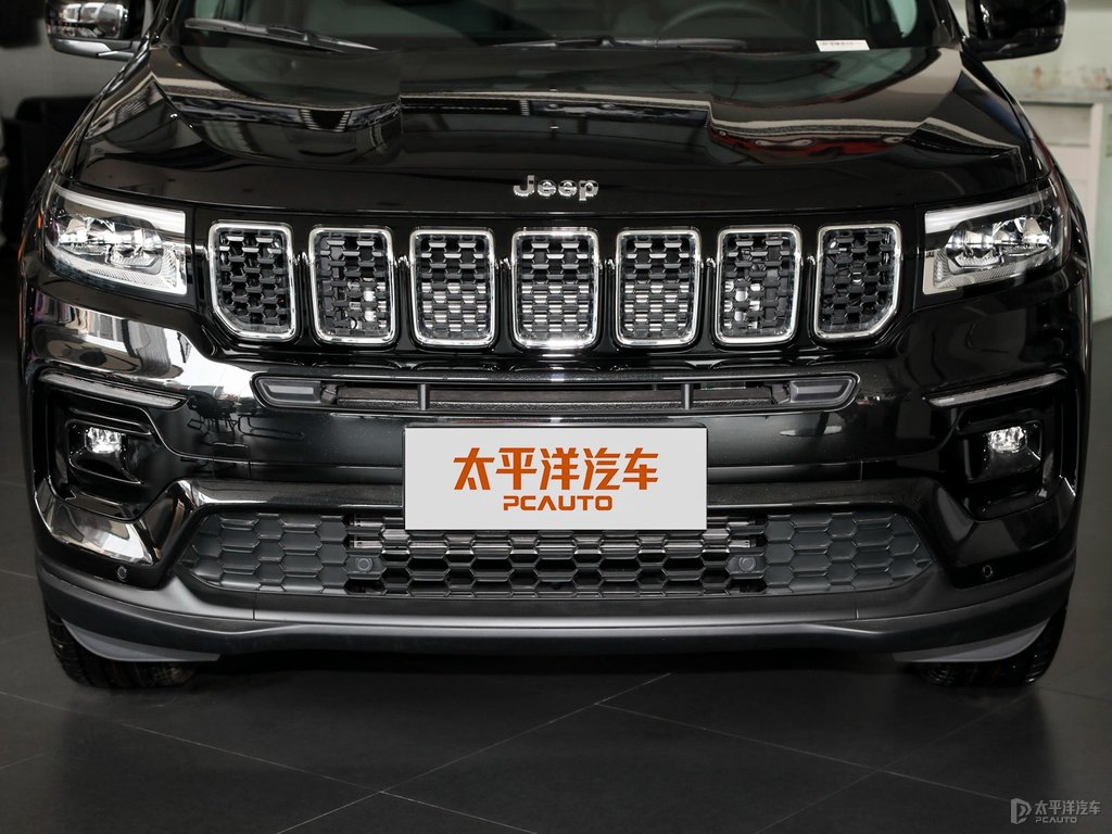 北極黑大指揮官車(chē)頭外觀圖片
