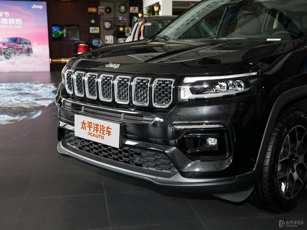 北極黑大指揮官車頭外觀圖片