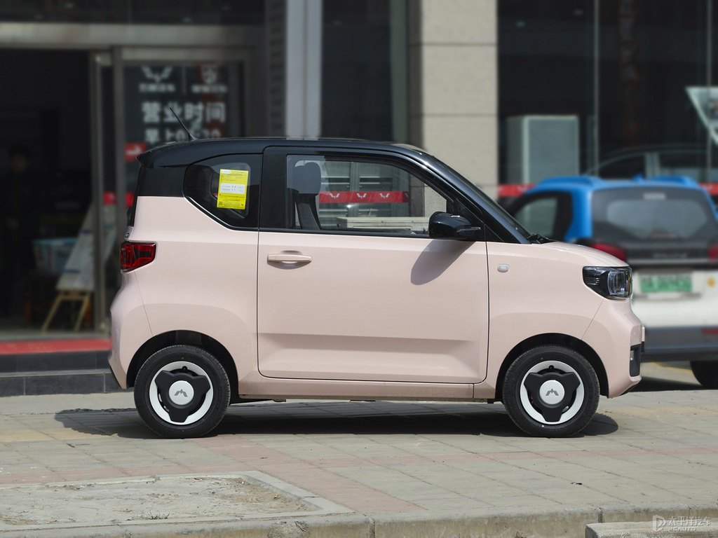 白桃粉宏光MINIEV整車外觀外觀圖片