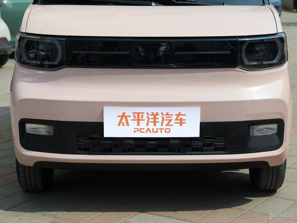 白桃粉宏光MINIEV車頭外觀圖片