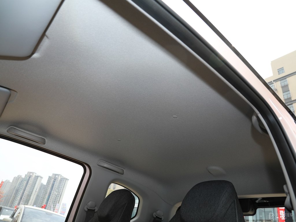 白桃粉宏光MINIEV車廂內(nèi)飾圖片
