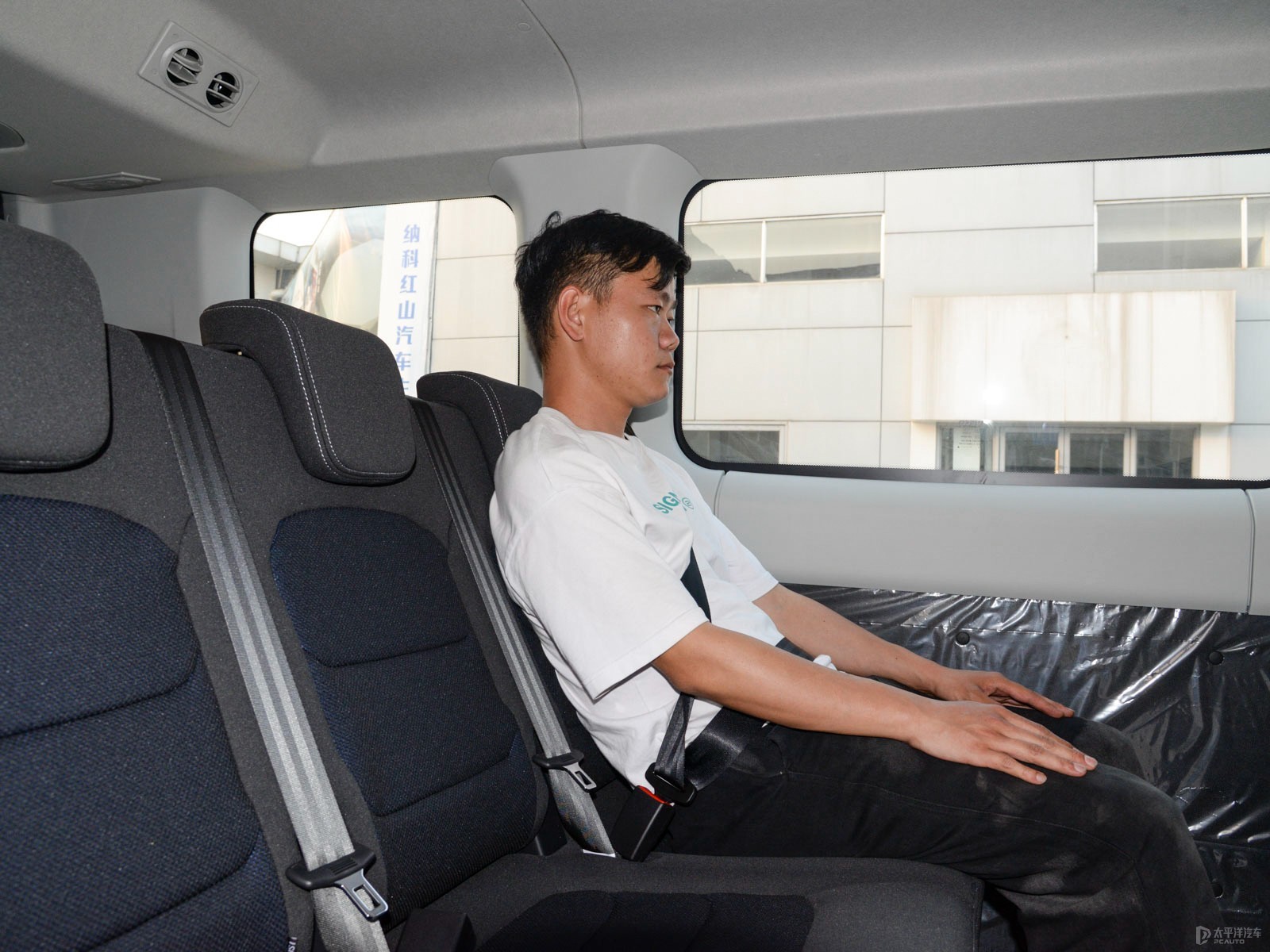 依維柯歐勝空間高清大圖