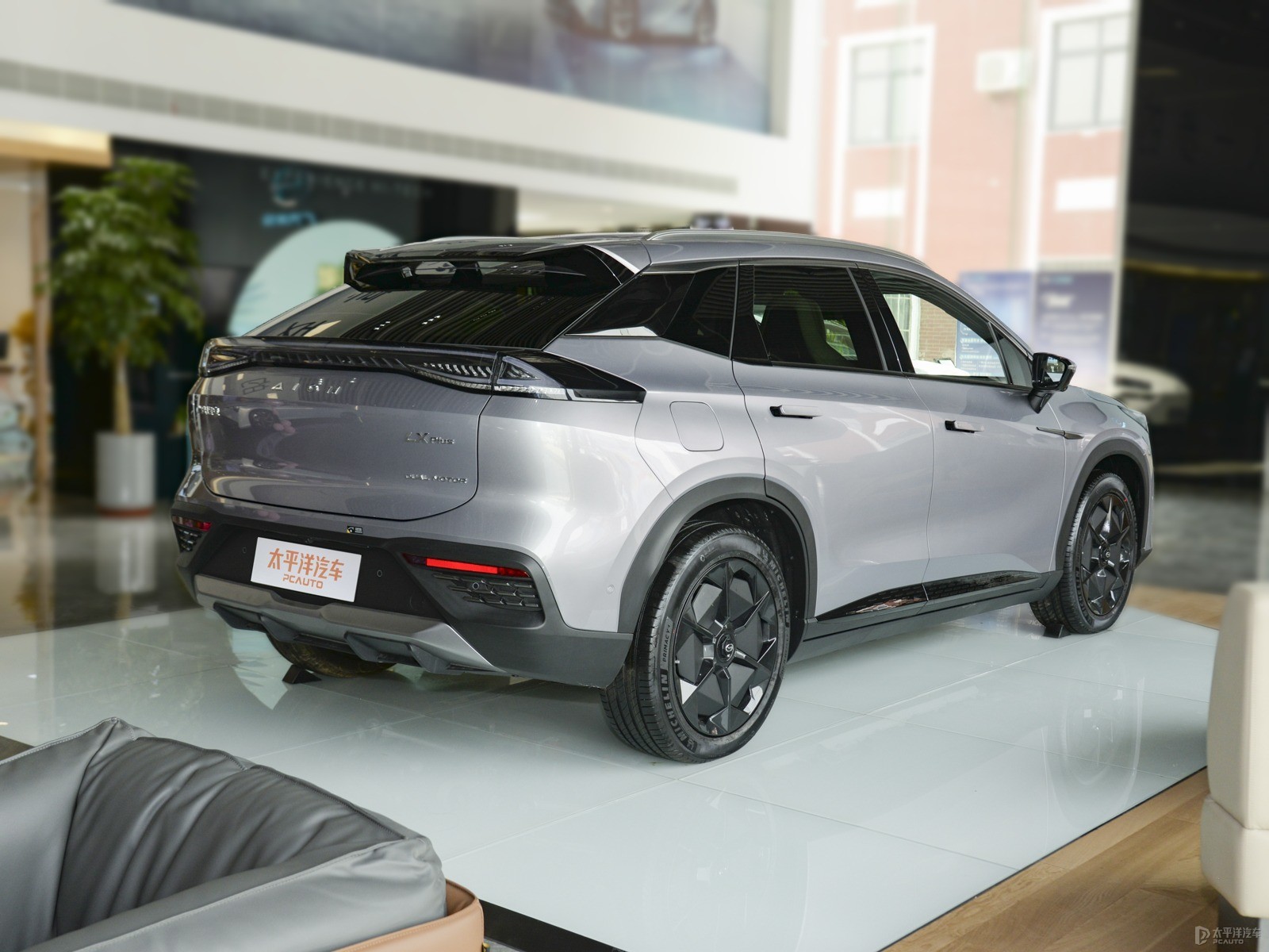 天際灰AION LX整車外觀外觀圖片