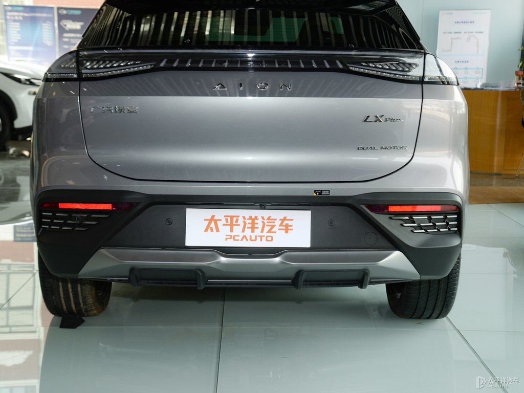 天際灰AION LX車尾外觀圖片