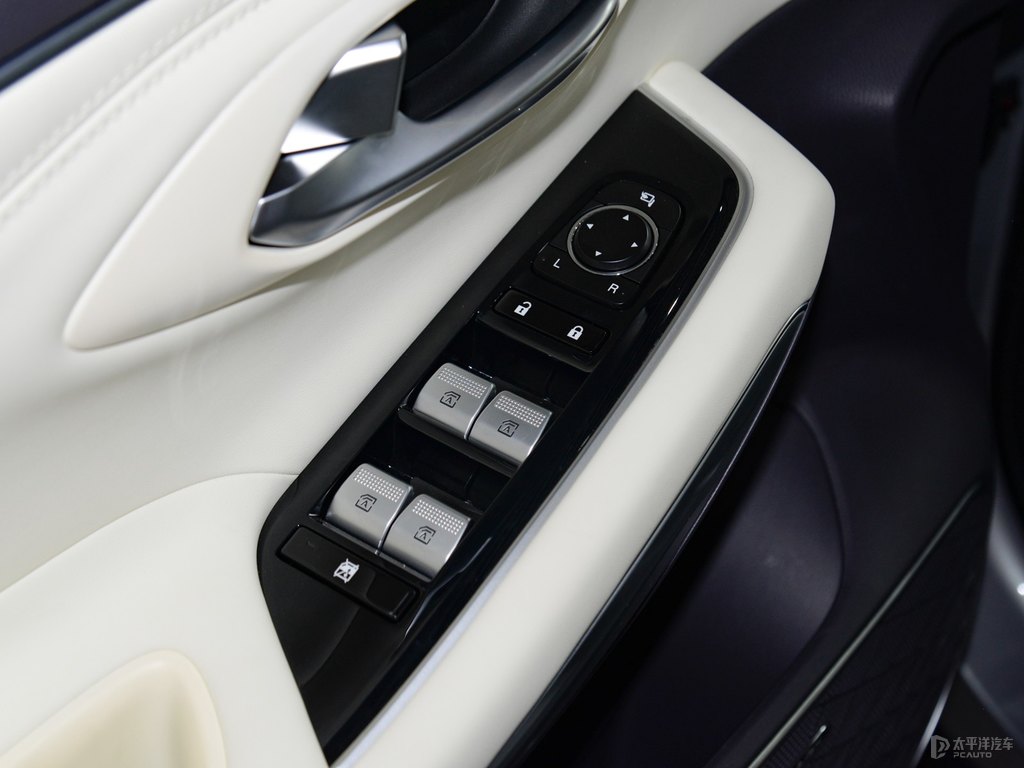 天際灰AION LX車廂內(nèi)飾圖片