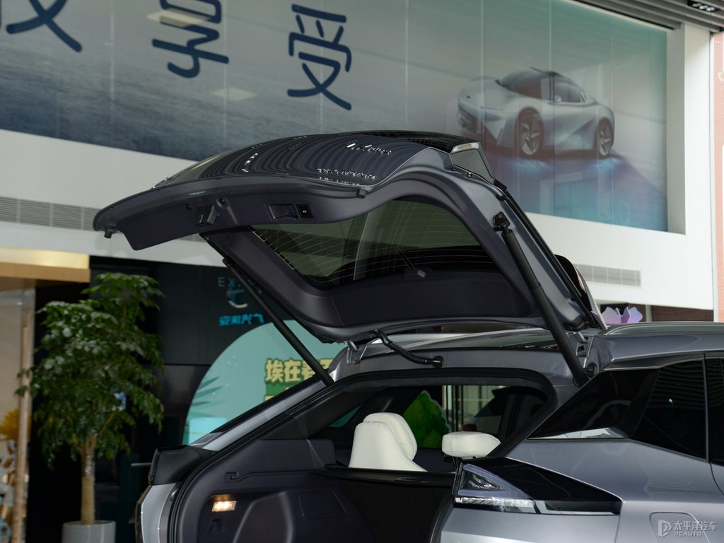 天際灰AION LX后備廂空間圖片
