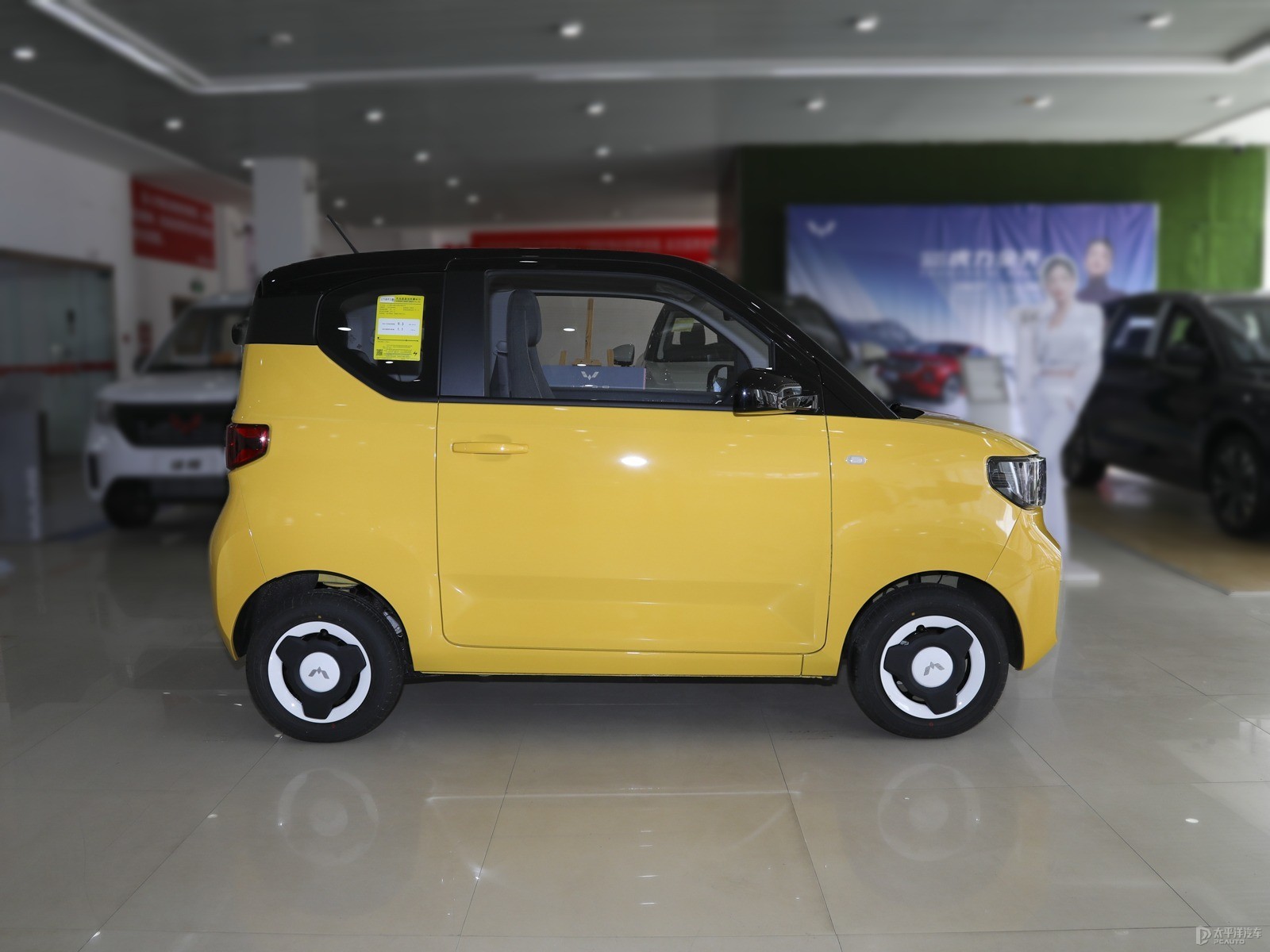 檸檬黃宏光MINIEV整車外觀外觀圖片