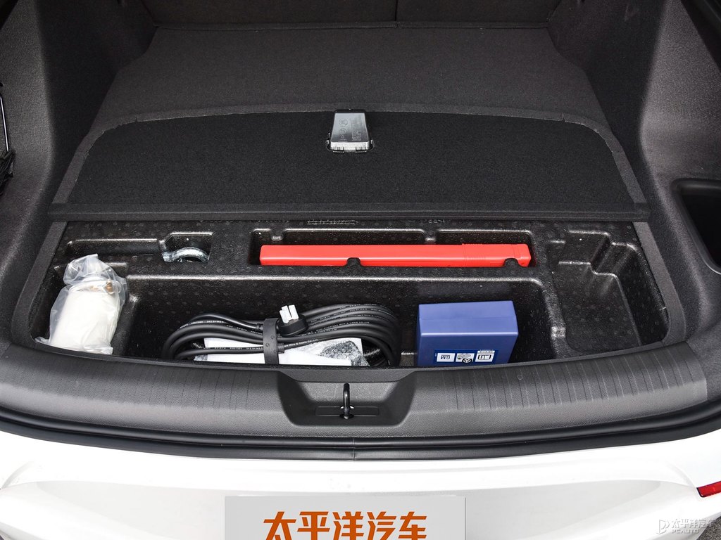 雪域白微藍(lán)6后備廂空間圖片