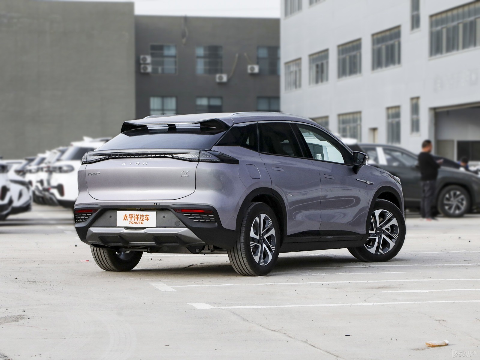 極速銀AION LX整車外觀外觀圖片