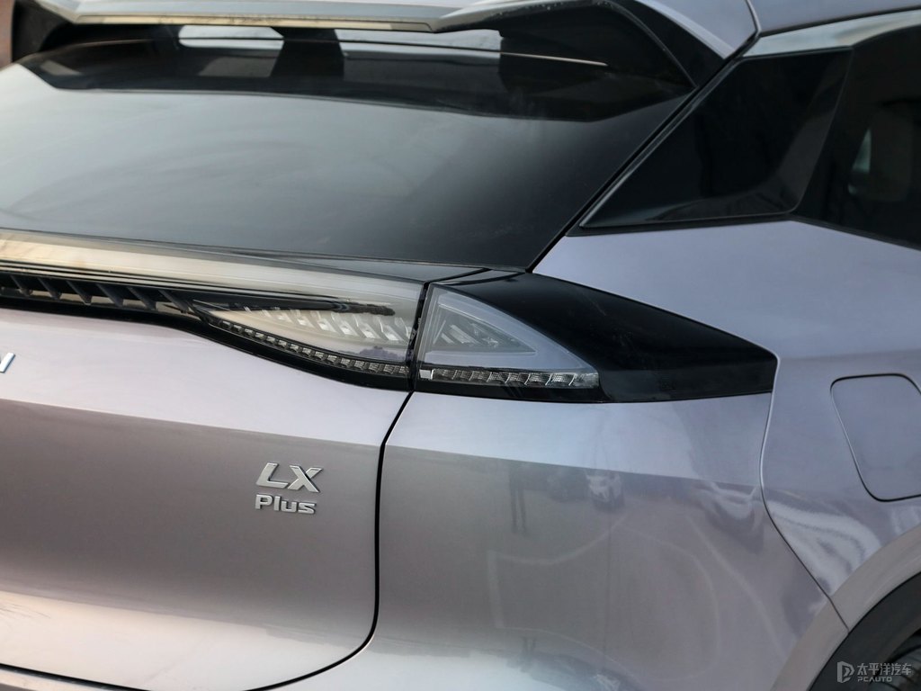 極速銀AION LX車尾外觀圖片