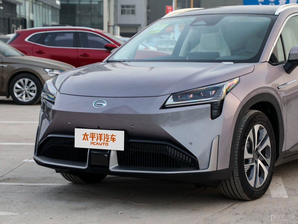 極速銀AION LX車頭外觀圖片
