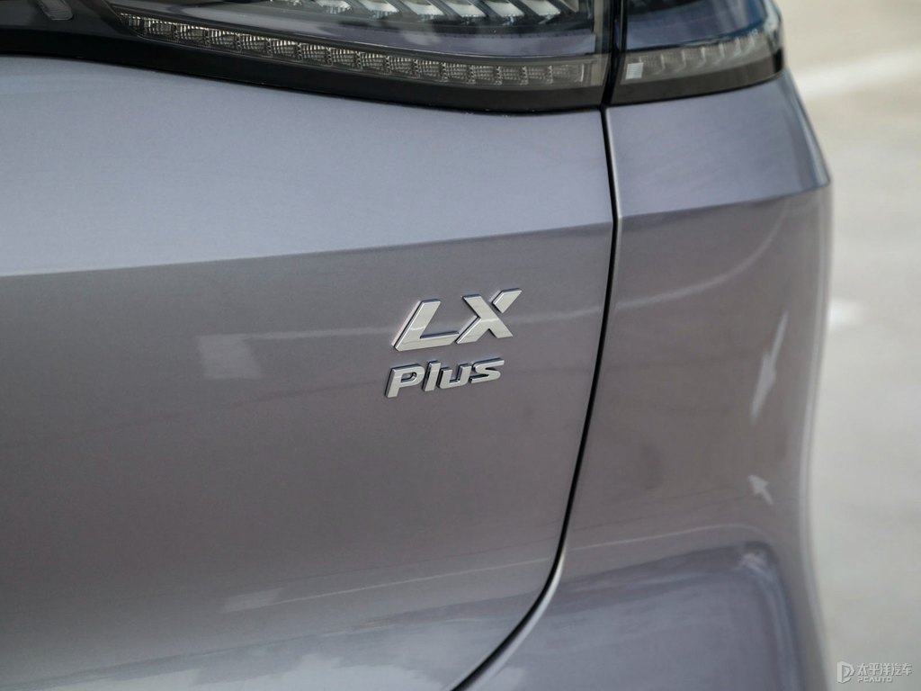極速銀AION LX車尾外觀圖片