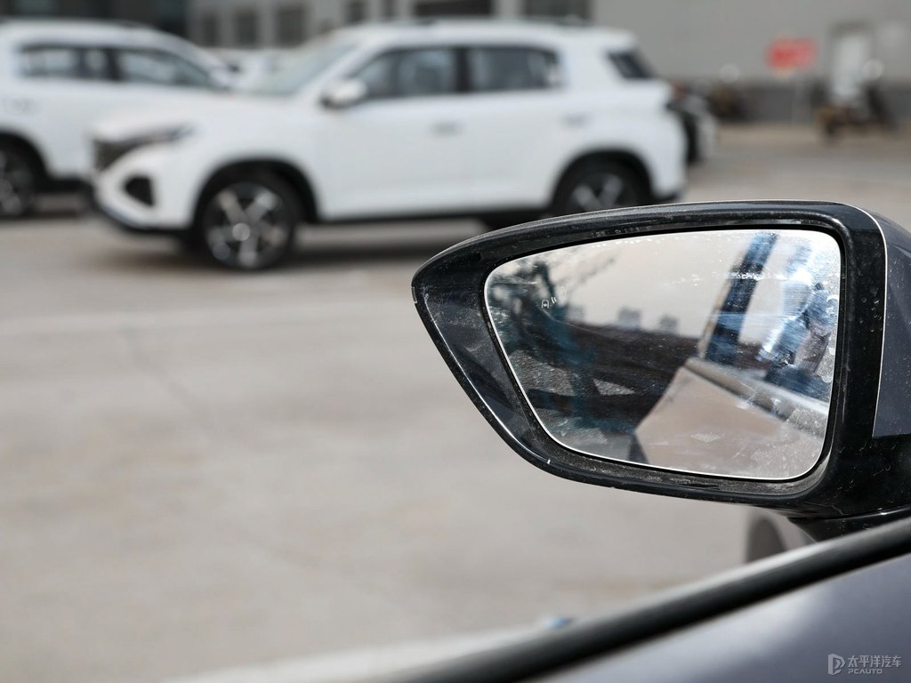 極速銀AION LX車身外觀圖片