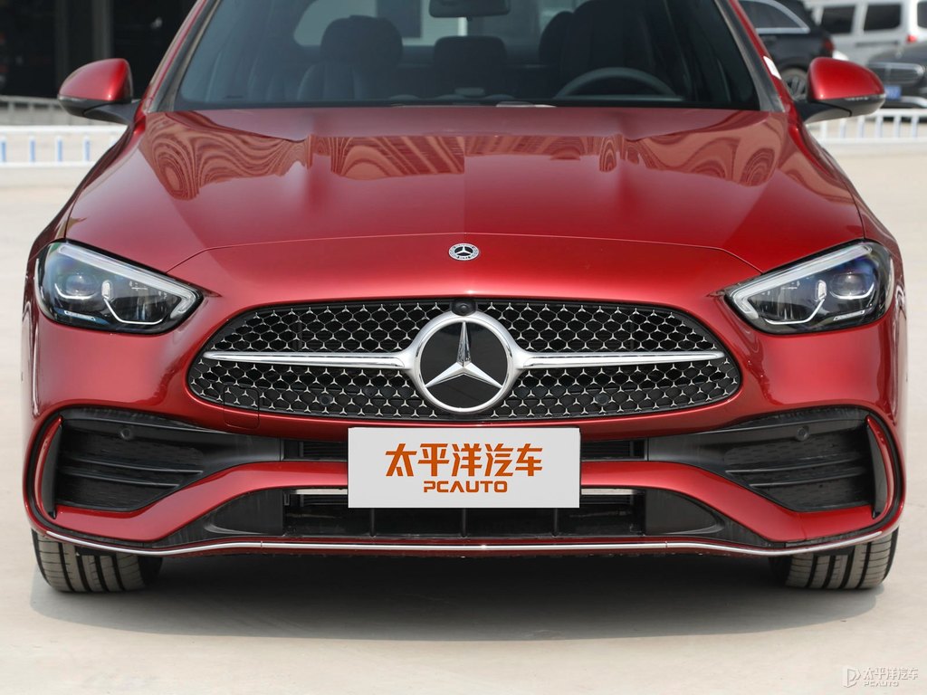 鋯石英紅奔馳C級車頭外觀圖片