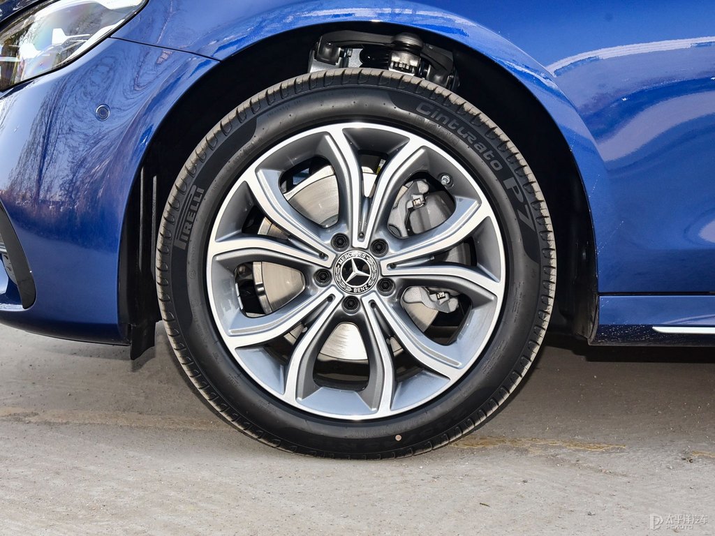 寶石藍(lán)奔馳E級(jí)車身外觀圖片