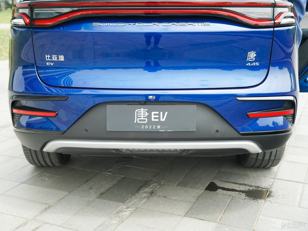 極光藍(lán)唐新能源車尾外觀圖片