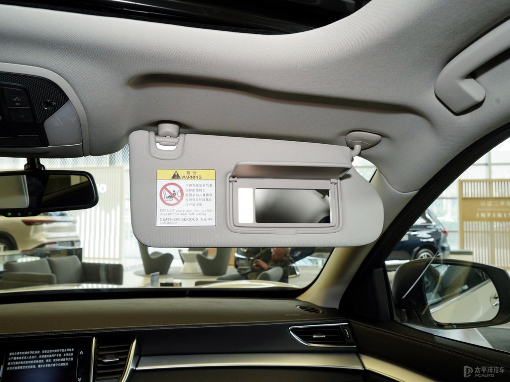 瑩貝白英菲尼迪QX50車廂內(nèi)飾圖片