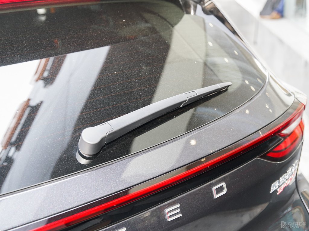 隕石灰星途凌云車尾外觀圖片