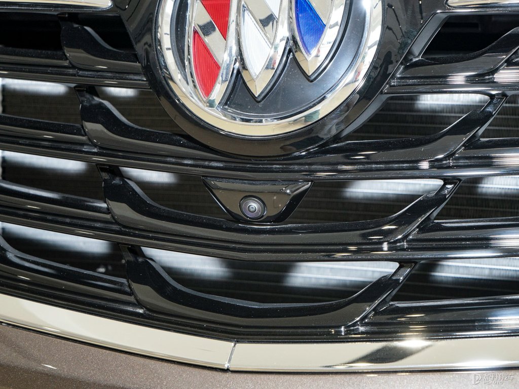 琥珀金別克GL8車頭外觀圖片