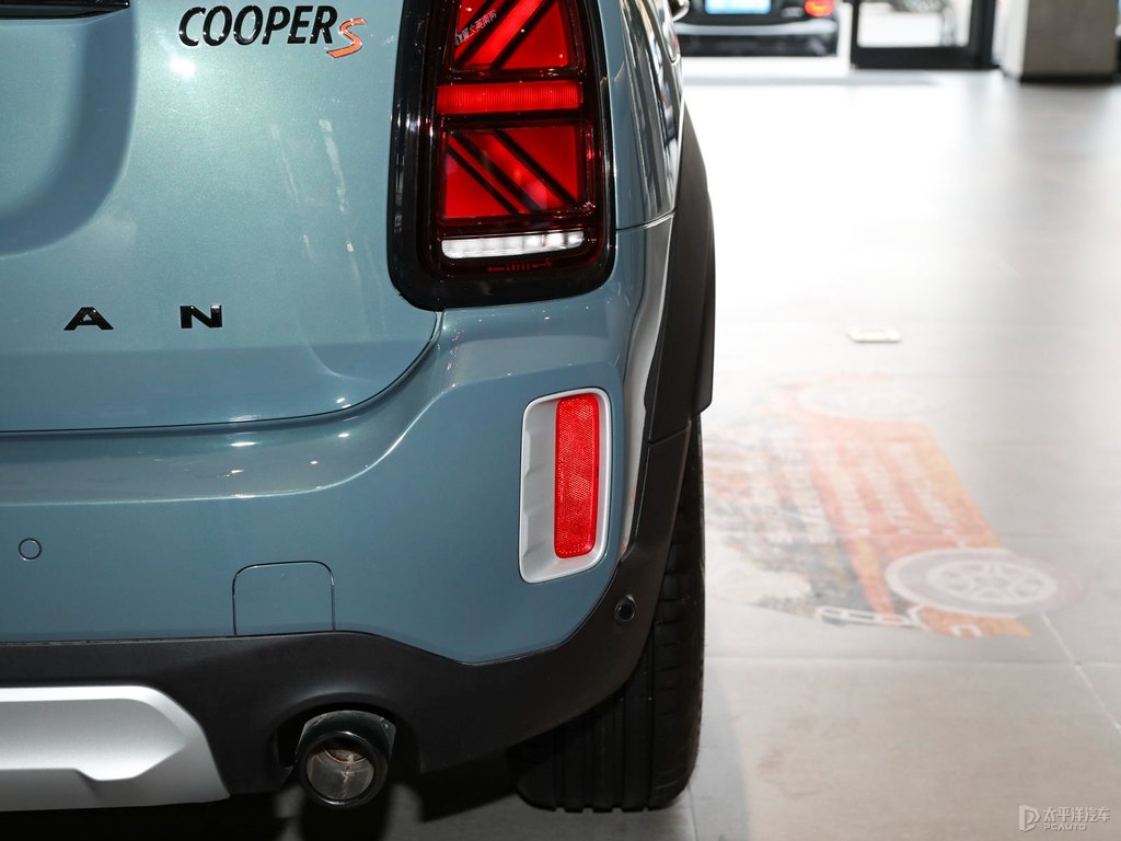 ȼMINI COUNTRYMAN܇β^DƬ
