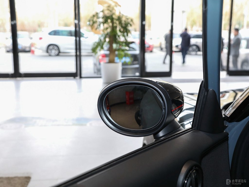 ȼMINI COUNTRYMAN܇^DƬ