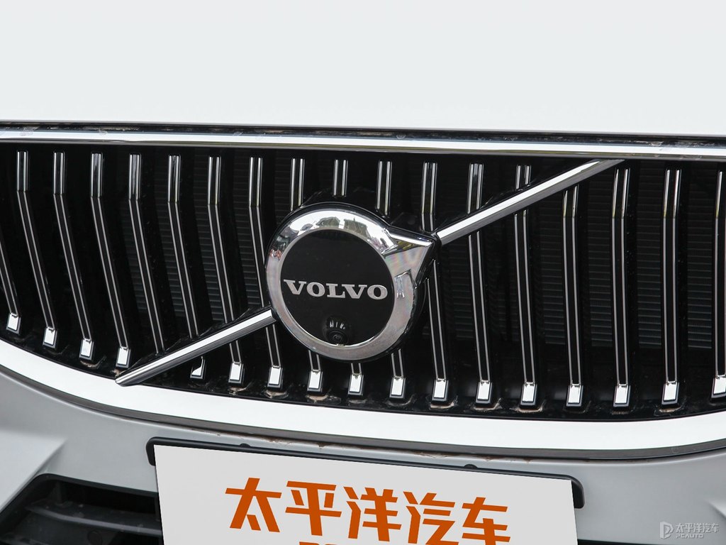 水晶白沃爾沃XC60新能源車頭外觀圖片