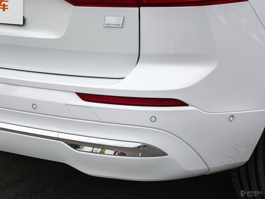 水晶白沃爾沃XC60新能源車尾外觀圖片