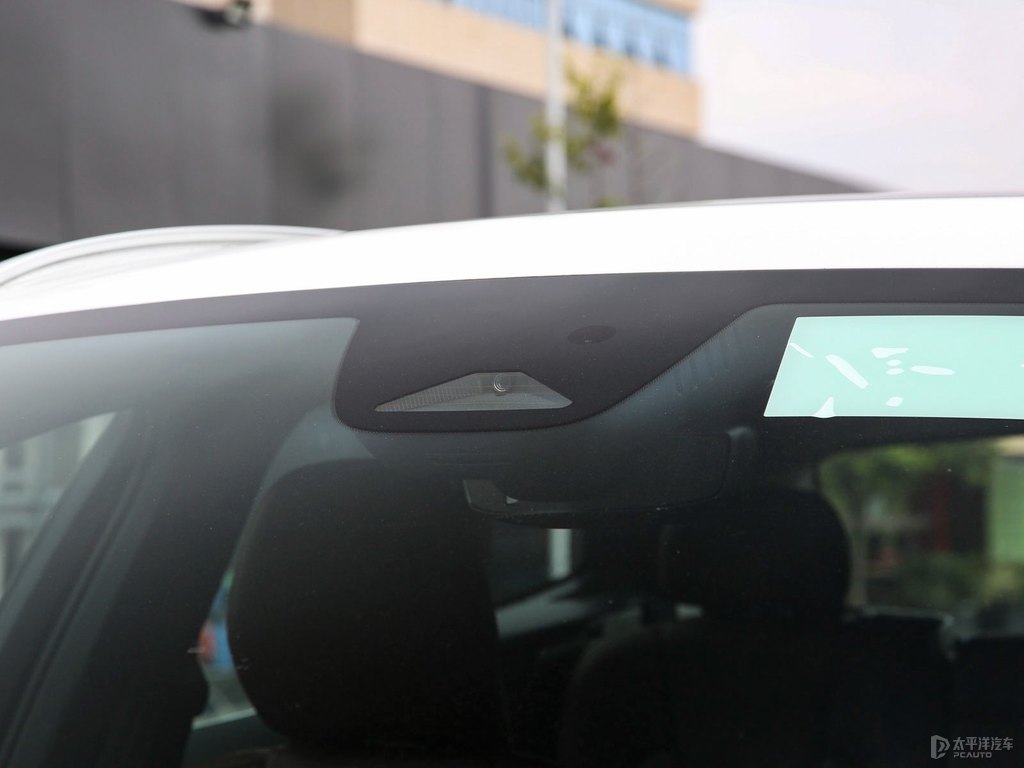 水晶白沃爾沃XC60新能源車身外觀圖片