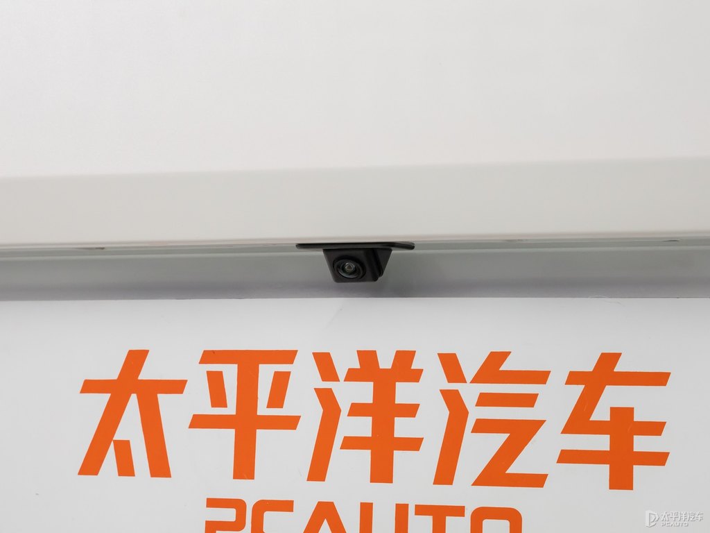 星際漫游(白)宏光MINIEV車尾外觀圖片