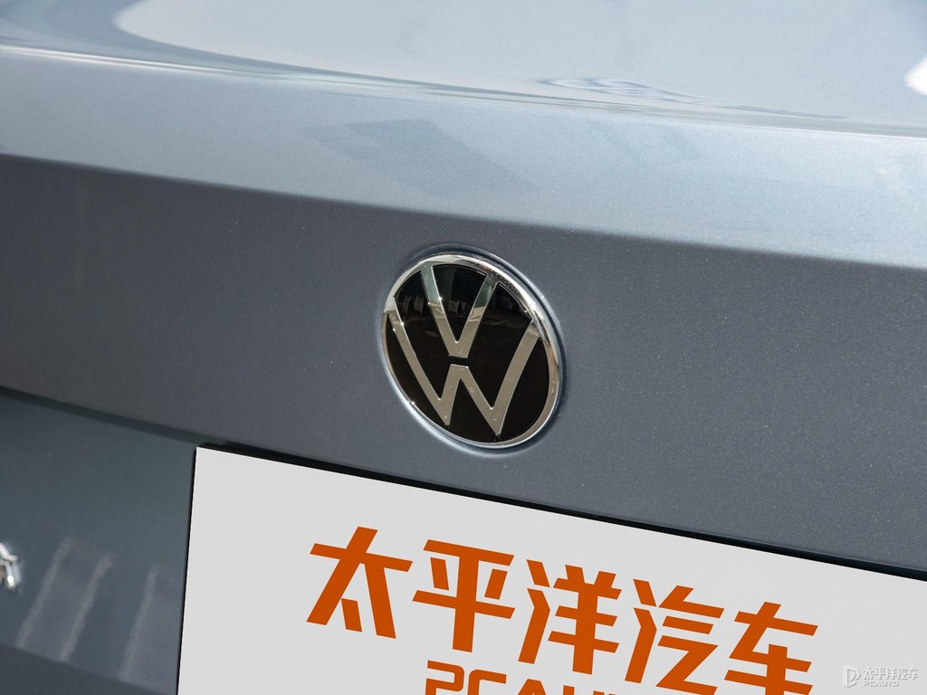 天珍藍(lán)朗逸車尾外觀圖片