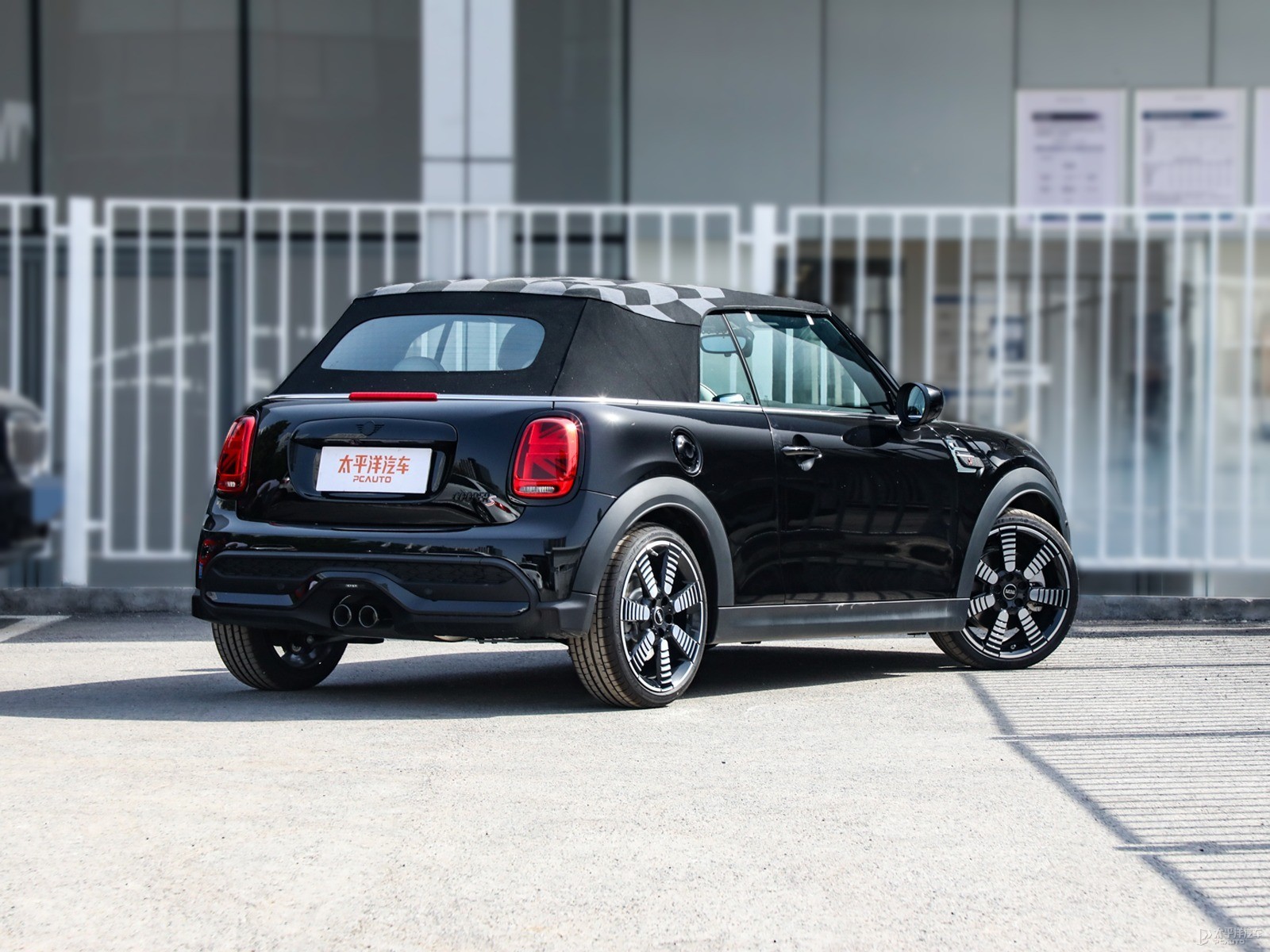 MINI CABRIO外觀高清大圖