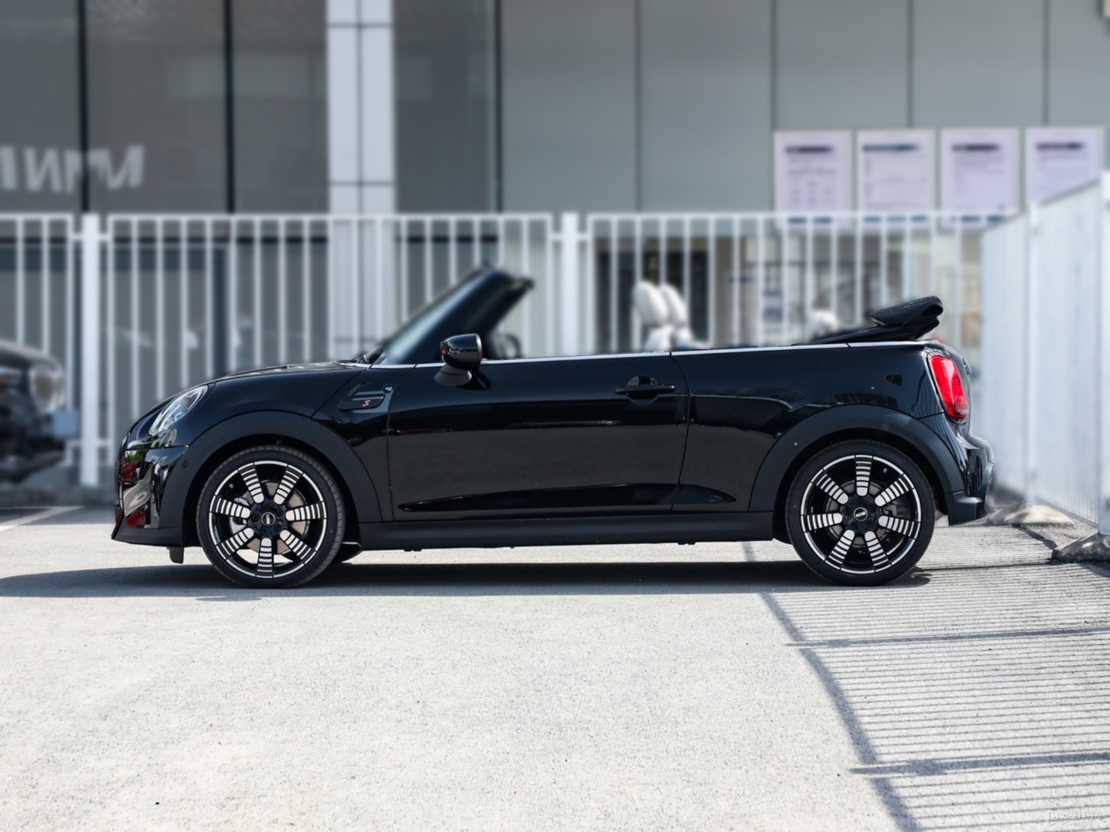 MINI CABRIO外觀高清大圖