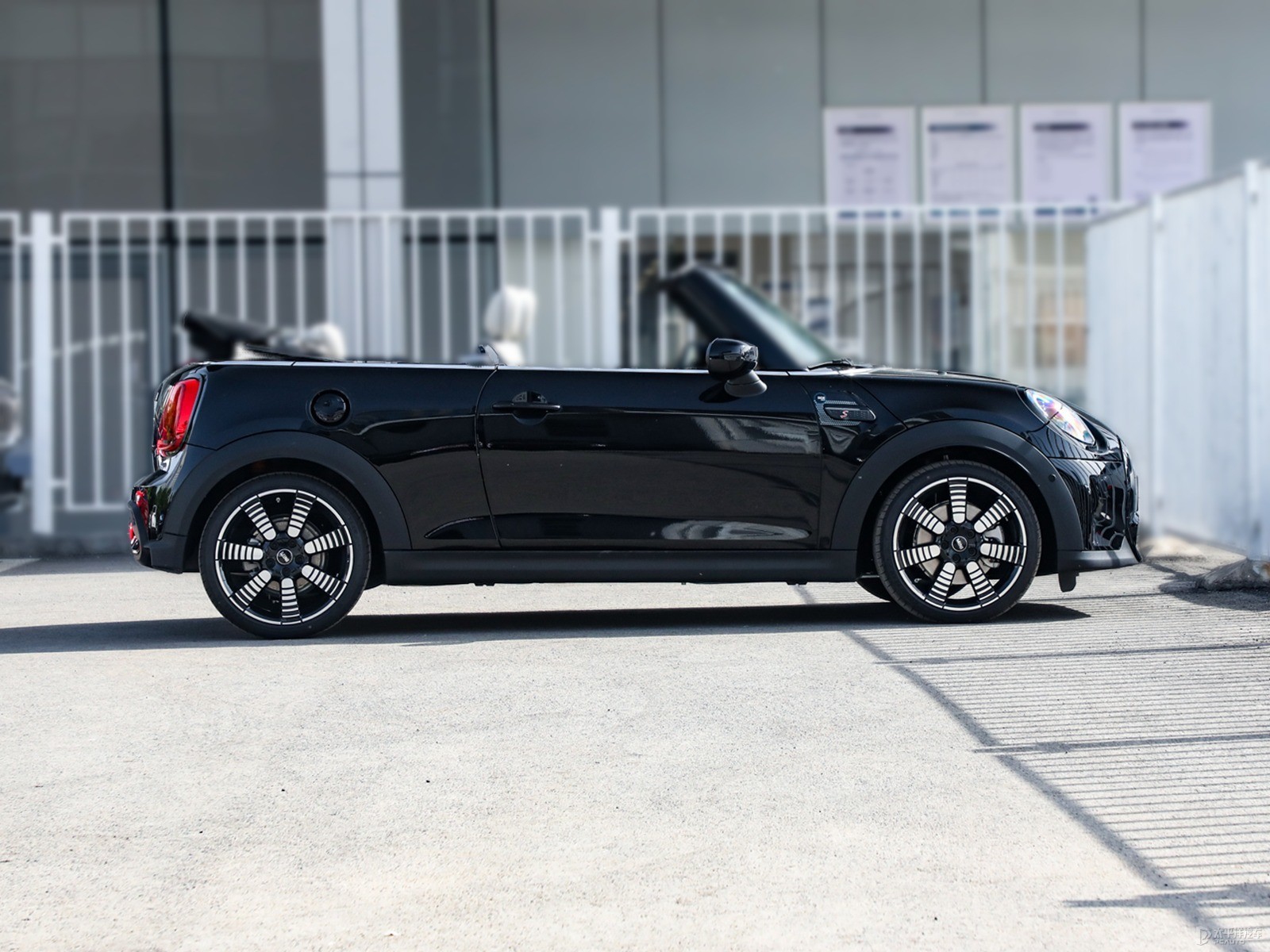 MINI CABRIO外觀高清大圖