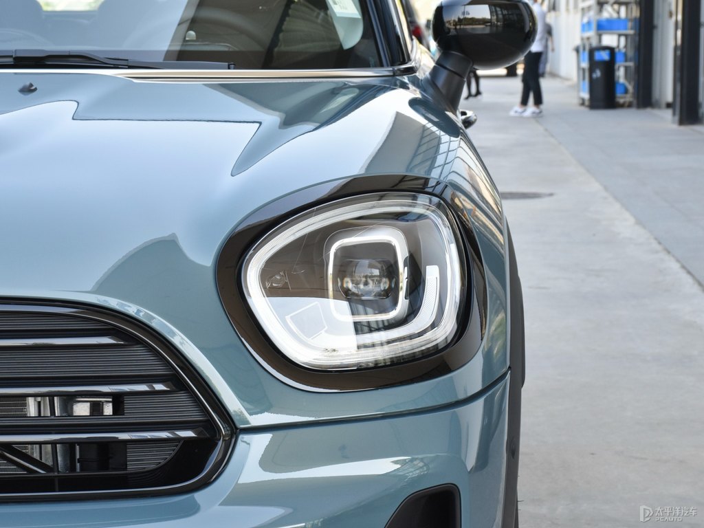 ɫ+ȼMINI COUNTRYMAN܇^^DƬ