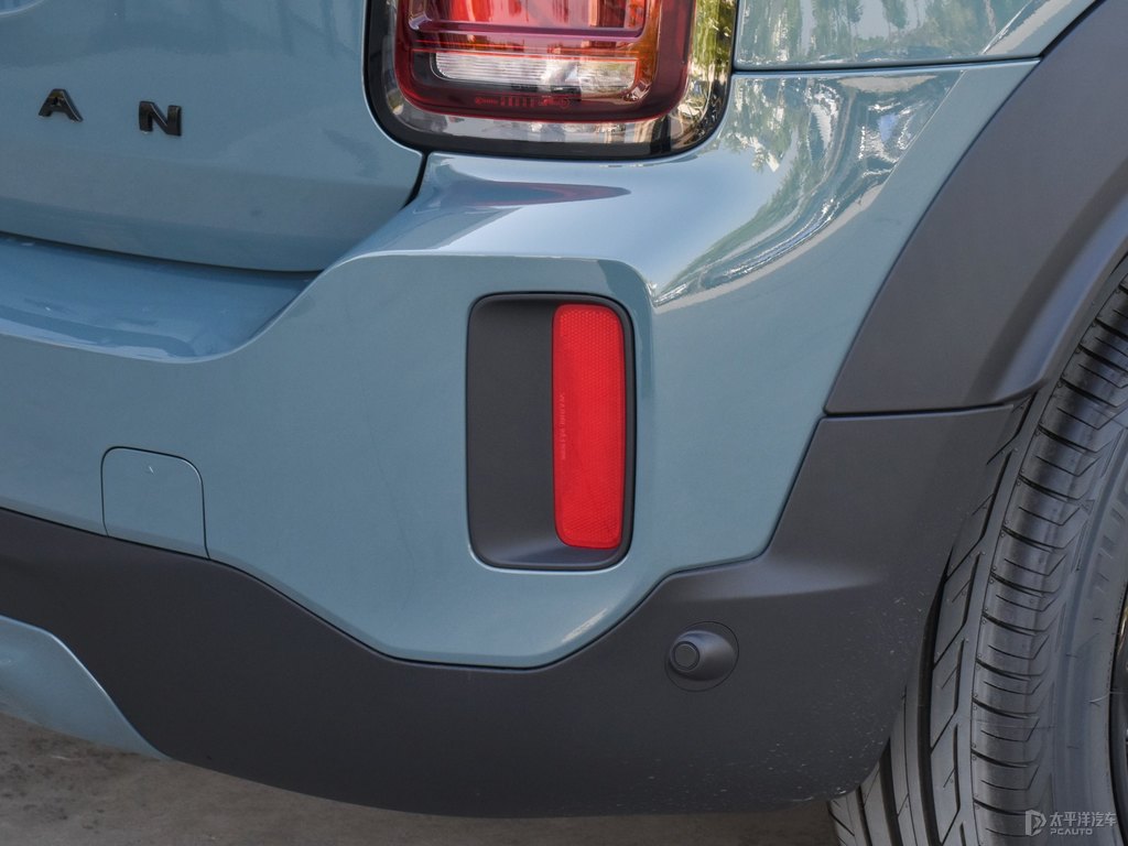 ɫ+ȼMINI COUNTRYMAN܇β^DƬ