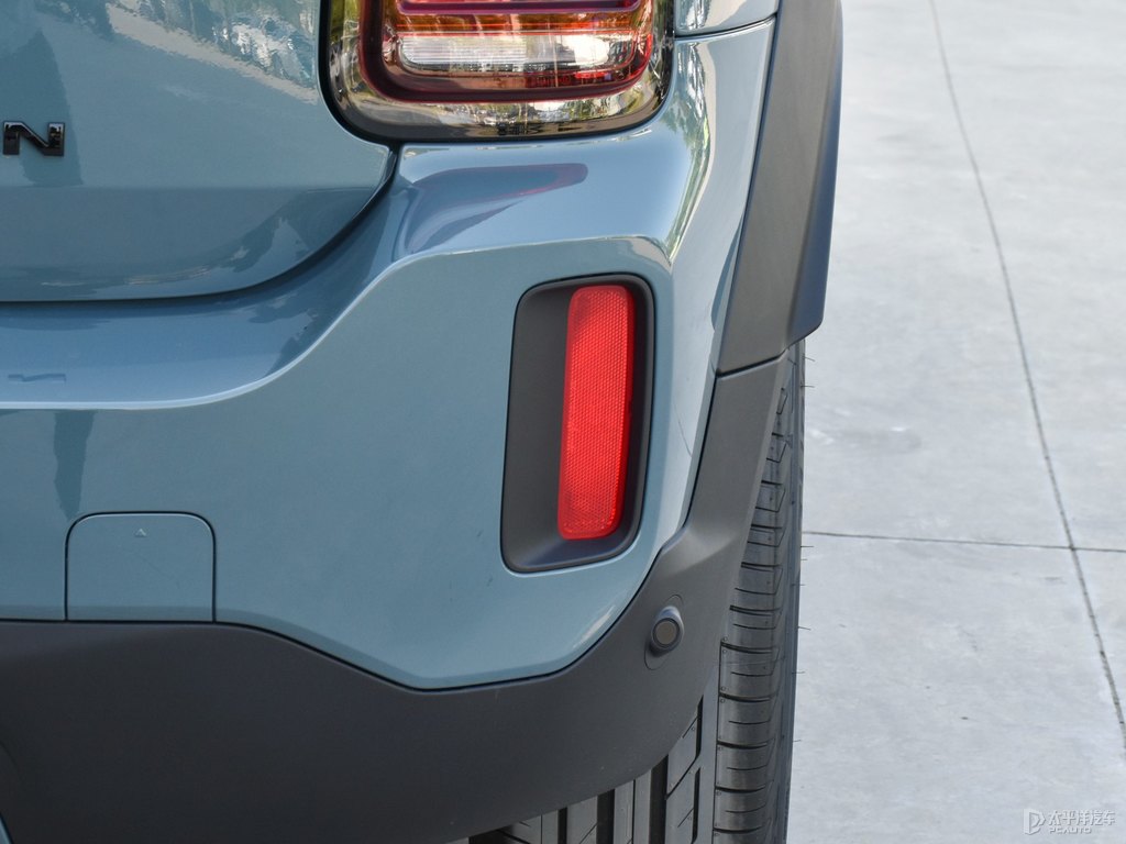 ɫ+ȼMINI COUNTRYMAN܇β^DƬ