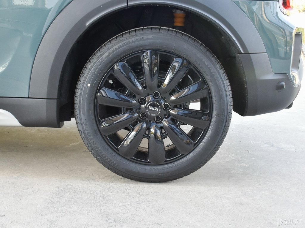 ɫ+ȼMINI COUNTRYMAN܇^DƬ