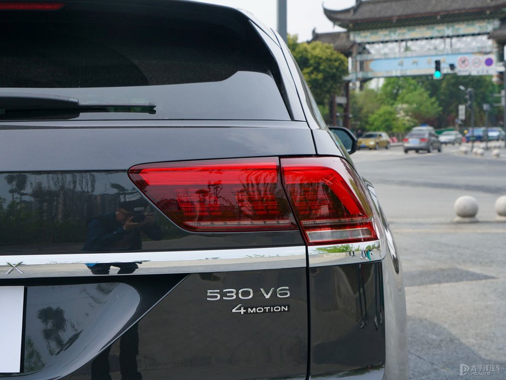 碳晶灰途昂X車尾外觀圖片