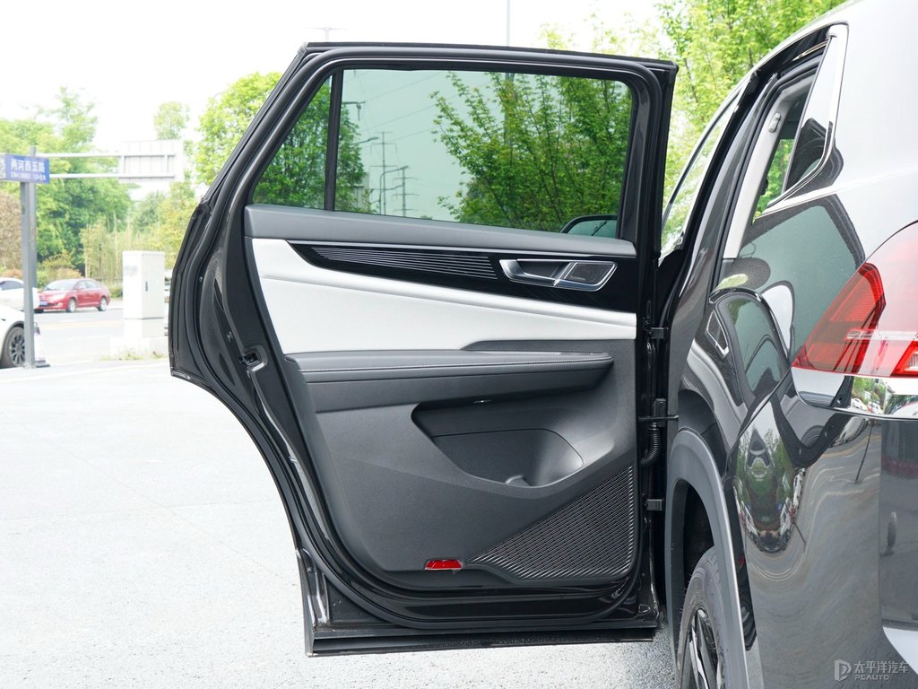 碳晶灰途昂X車廂內(nèi)飾圖片