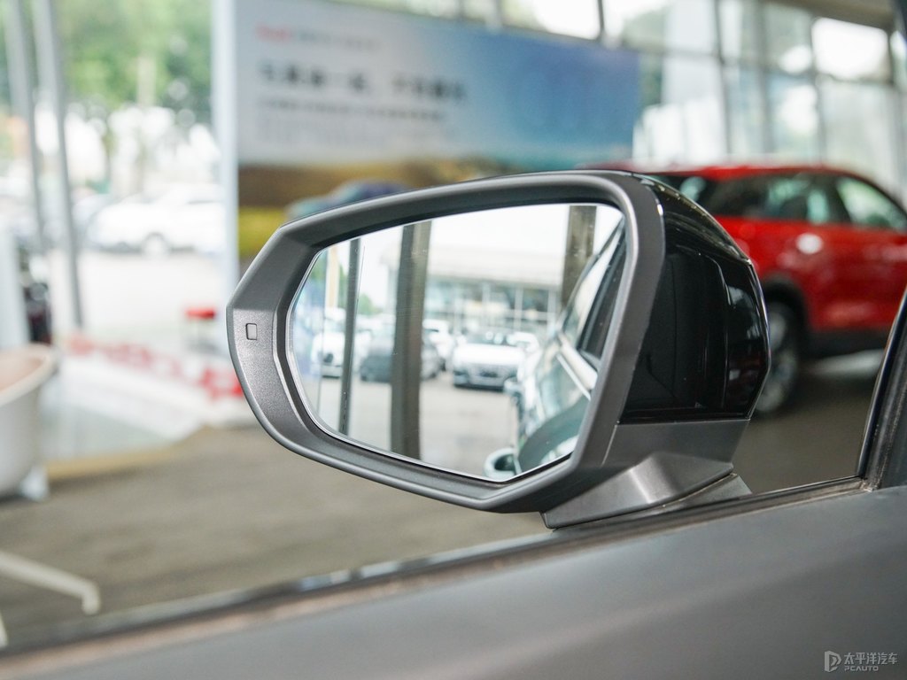 鱷魚綠奧迪Q3 Sportback車身外觀圖片