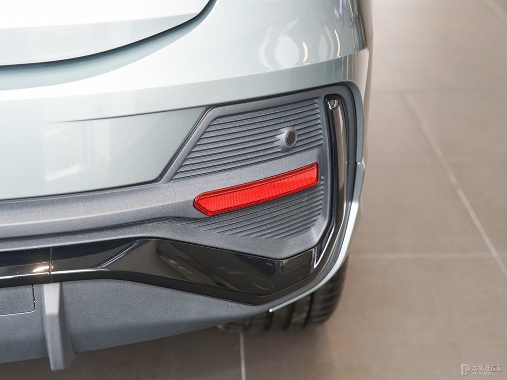 鱷魚綠奧迪Q3 Sportback車尾外觀圖片