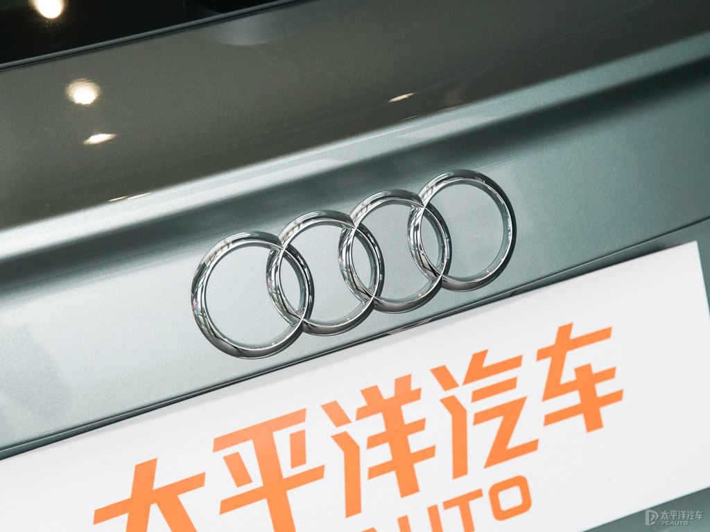 鱷魚綠奧迪Q3 Sportback車尾外觀圖片