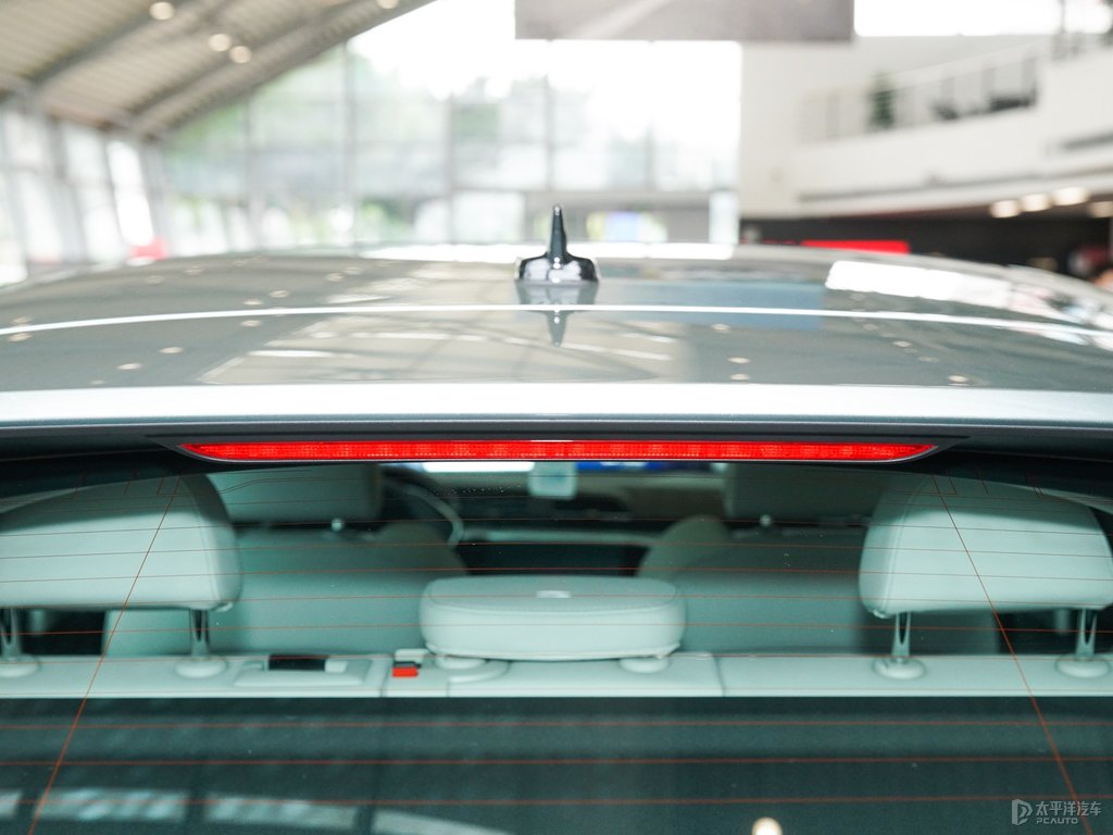 鱷魚綠奧迪Q3 Sportback車尾外觀圖片