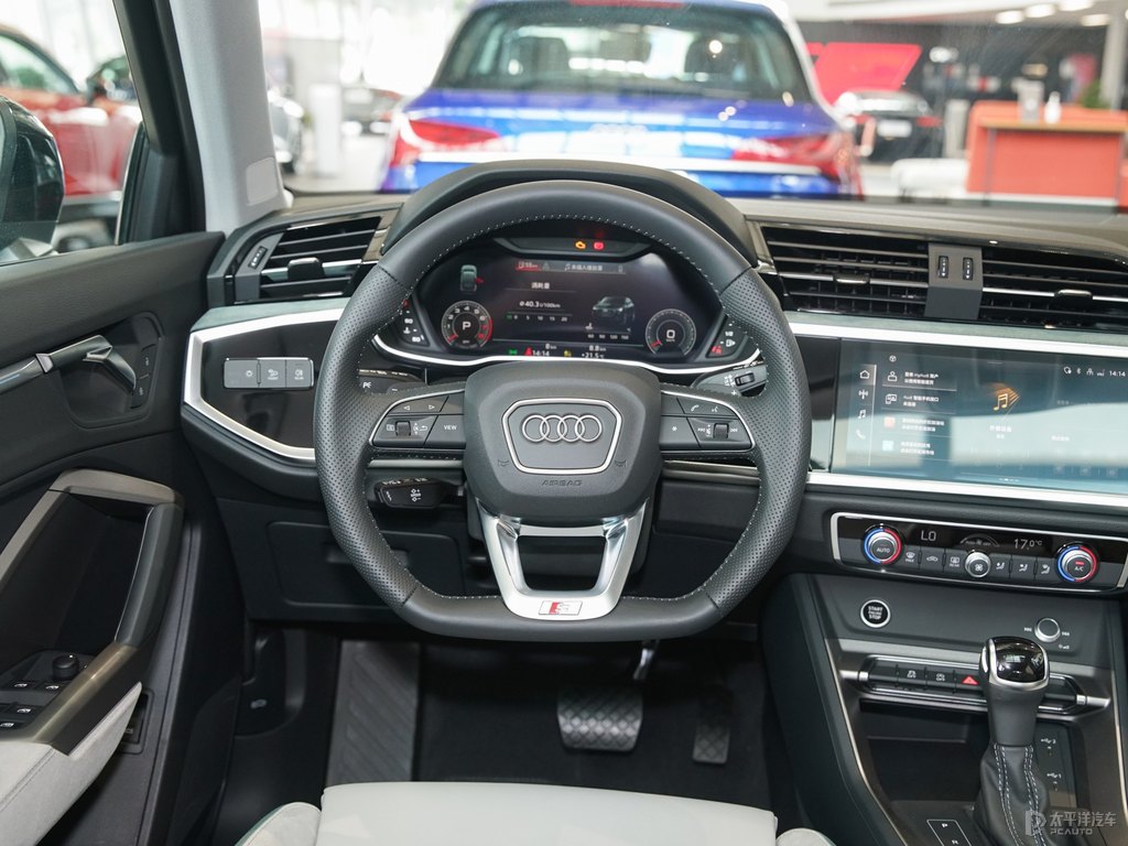 鱷魚綠奧迪Q3 Sportback中控內(nèi)飾圖片