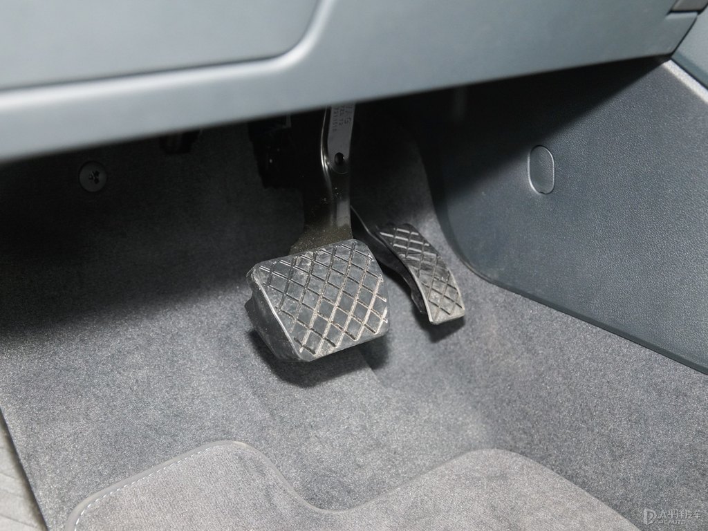 鱷魚綠奧迪Q3 Sportback中控內(nèi)飾圖片