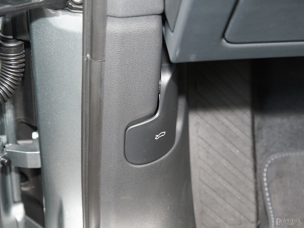鱷魚(yú)綠奧迪Q3 Sportback中控內(nèi)飾圖片
