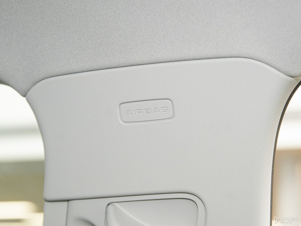 鱷魚綠奧迪Q3 Sportback車廂內(nèi)飾圖片